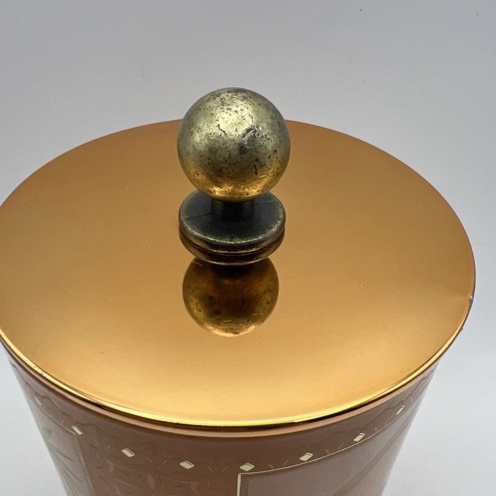 NINETY SIX 9.9 Oz. Pomelo Lychee  Scented Candle / Cheetah